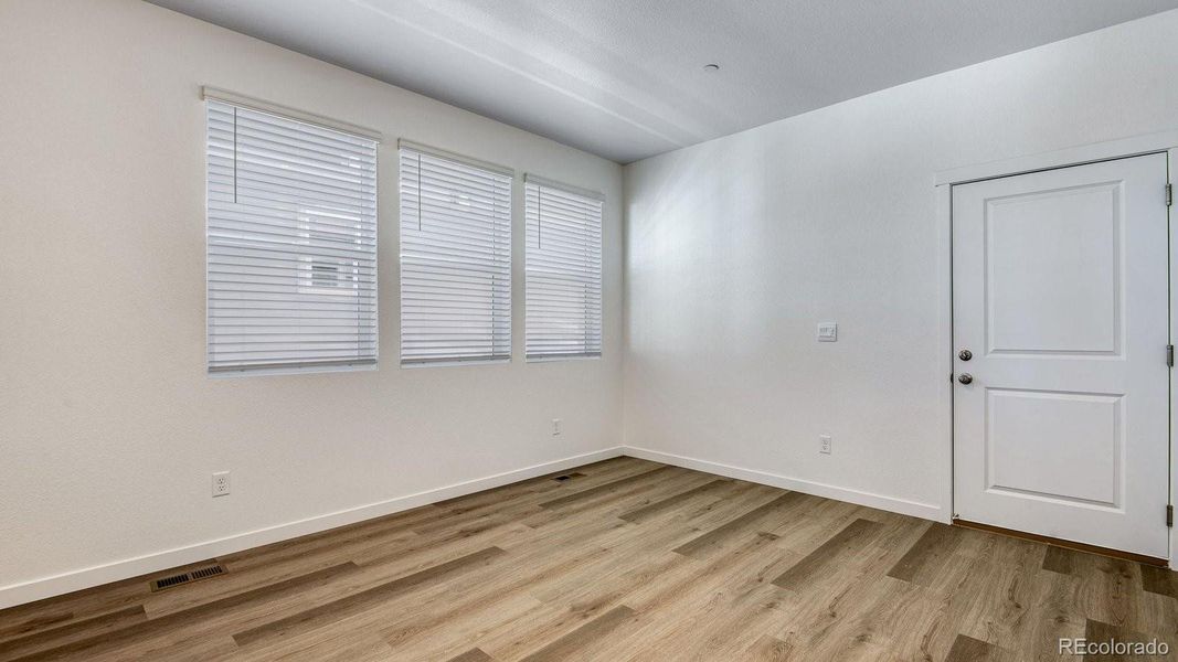 Spacious, unfurnished interior of a new home in Settlers Crossing, Commerce City (Image 23).