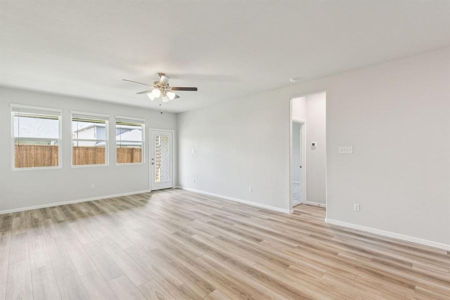 Spacious, unfurnished interior of a new home in AnaCapri, Anna (Image 11). Spacious, unfurnished interior of a new home in AnaCapri, Anna (Image 11).
