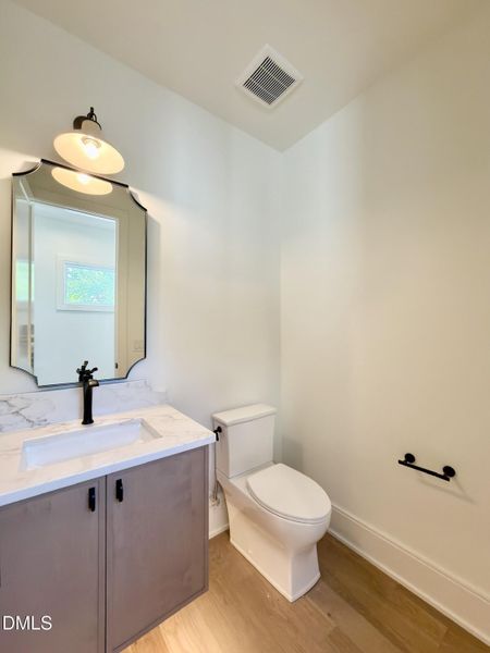 33679A8D-38C8-4435-B9C3-6CEA079999D2_1_1