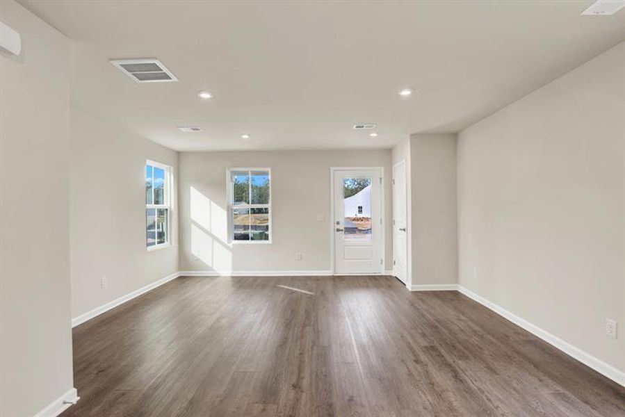 Spacious, unfurnished interior of a new home in Royal Oaks Cottages, Hardeeville (Image 17). Spacious, unfurnished interior of a new home in Royal Oaks Cottages, Hardeeville (Image 17).