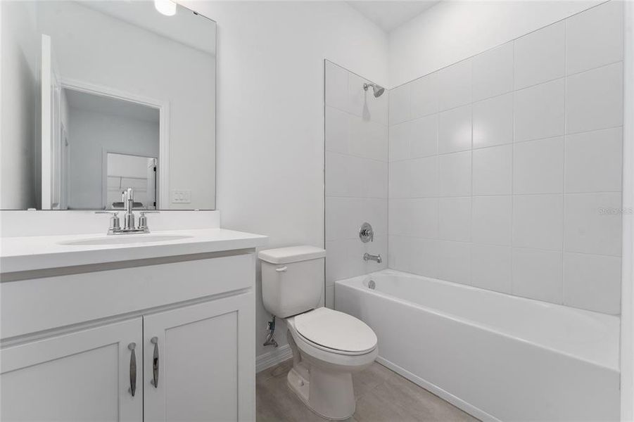 Furnished interior view inside a new home in , Winter Garden (Image 11).