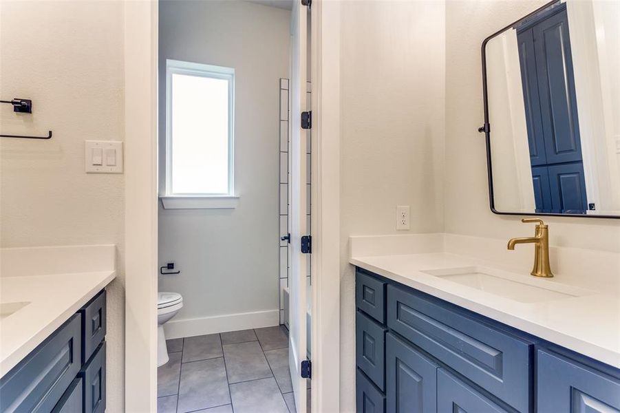 Furnished interior view inside a new home in , Aledo (Image 10).