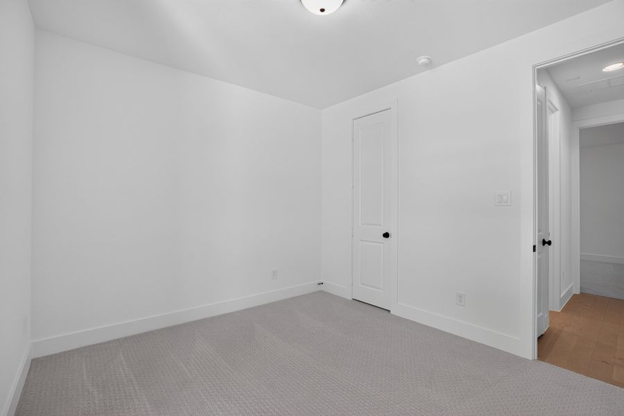128 Buffalo - Bedroom