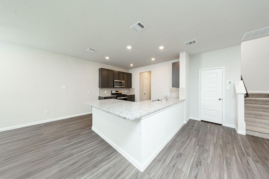 Furnished interior view inside a new home in River's Edge, Conroe (Image 6). Furnished interior view inside a new home in River's Edge, Conroe (Image 6).