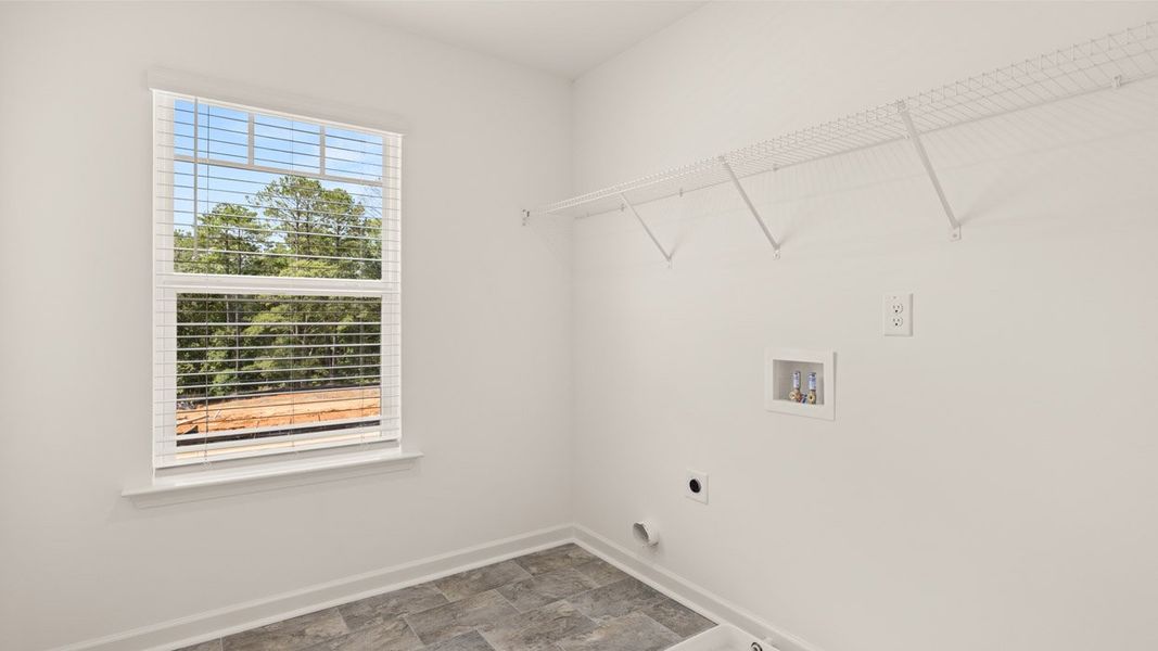 Spacious, unfurnished interior of a new home in Bridle Creek, Locust Grove (Image 38).