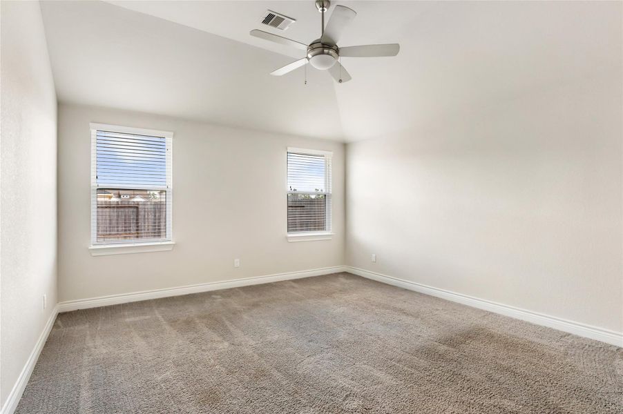 Spacious, unfurnished interior of a new home in Grand Oaks Reserve, Cleveland (Image 18).