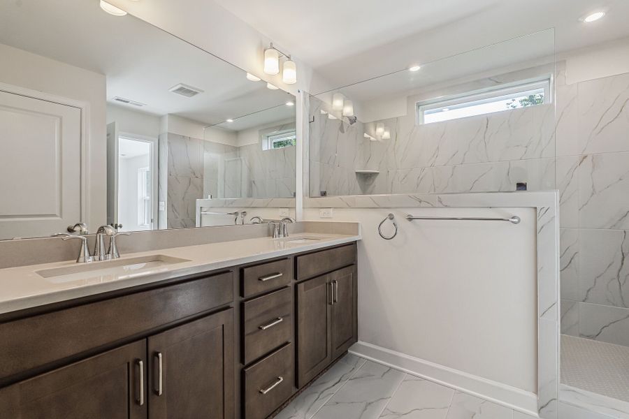 Owner's Bath Owner's Bath