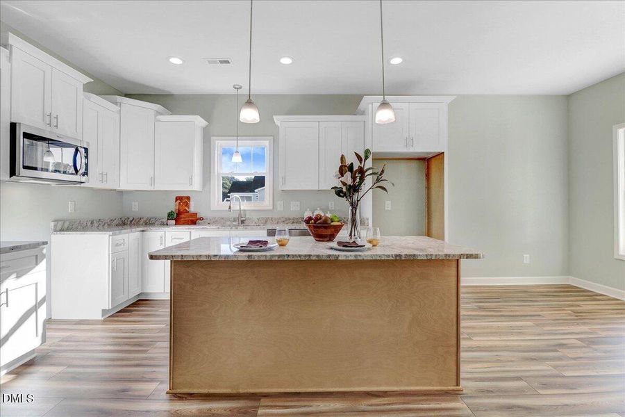 15-104 E Sillinger Dr-15