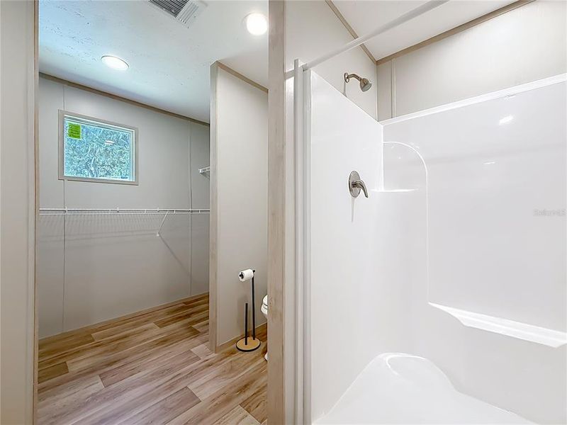 Spacious, unfurnished interior of a new home in , Summerfield (Image 21).