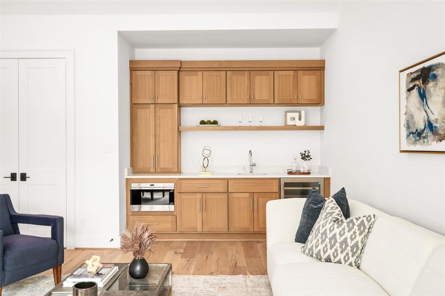 Media Flex Space Wet Bar