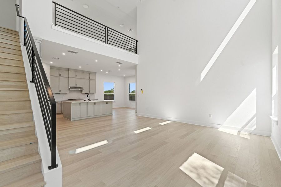 Spacious, unfurnished interior of a new home in Persimmon, Buda (Image 16).