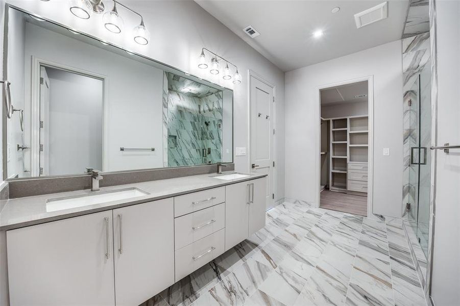 Furnished interior view inside a new home in , Dallas (Image 8).