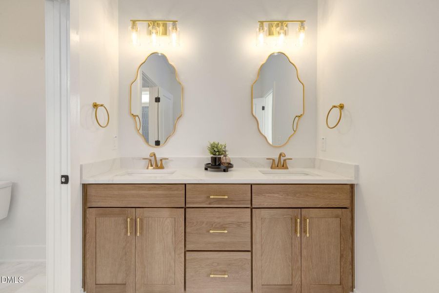 70-web-or-mls-Roombiance70