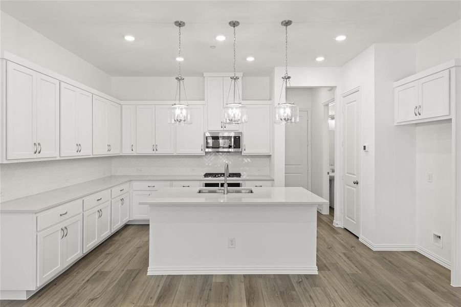 6611 Baritone  Kitchen