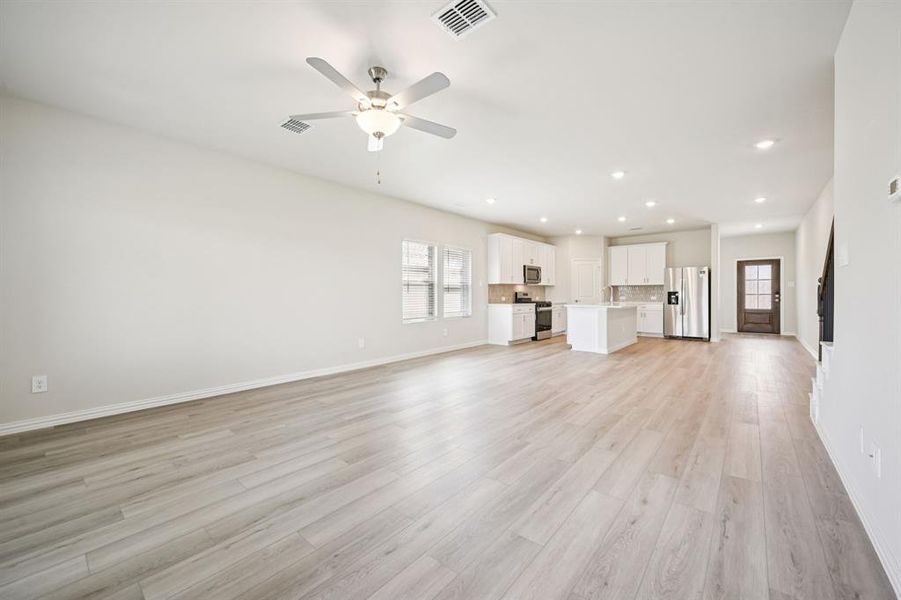 Spacious, unfurnished interior of a new home in Eastridge - Signature Series, McKinney (Image 24).