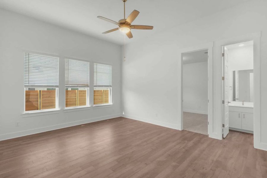 Representative unfurnished interior of a home built from the Sydney by Chesmar Homes in Broken Oak, Georgetown (Image 11).