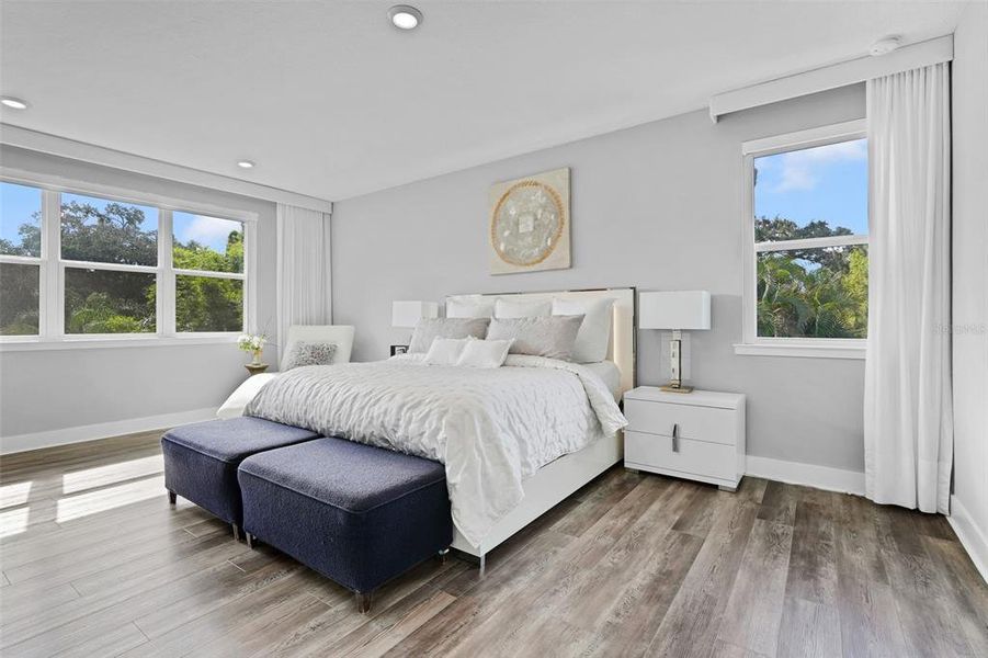 Furnished interior view inside a new home in , Orlando (Image 20).