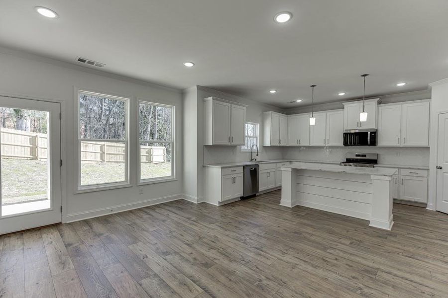 Spacious, unfurnished interior of a new home in , Commerce (Image 39).