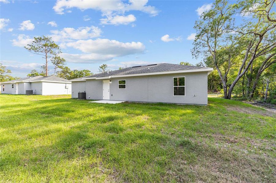 Exterior details and patio area of a home in , Ocala (Image 20).