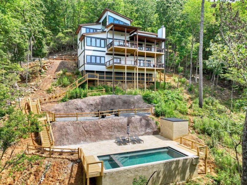 Image 73 of a home in .