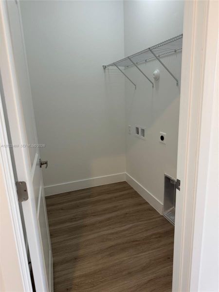 Spacious, unfurnished interior of a new home in , Homestead (Image 8).