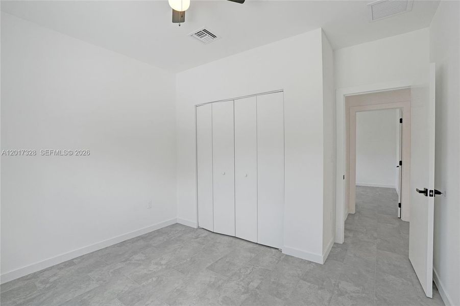Spacious, unfurnished interior of a new home in , Fort Lauderdale (Image 24).