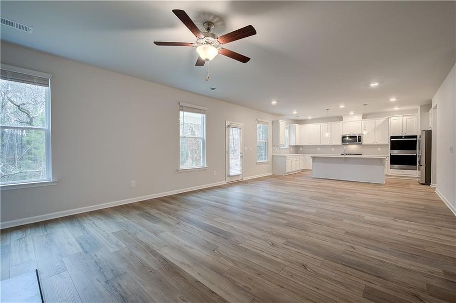 Spacious, unfurnished interior of a new home in Cooper Park, McDonough (Image 23).