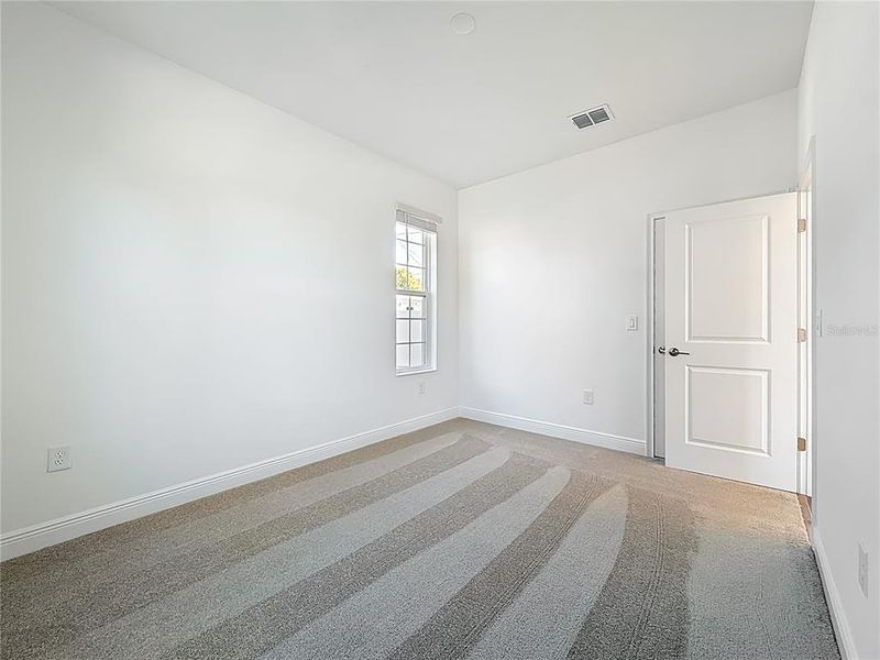 Spacious, unfurnished interior of a new home in , St. Petersburg (Image 20).