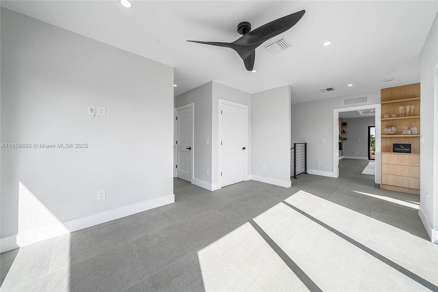 Spacious, unfurnished interior of a new home in , Pompano Beach (Image 22). Spacious, unfurnished interior of a new home in , Pompano Beach (Image 22).