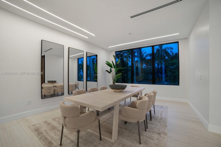 Furnished interior view inside a new home in , Hollywood (Image 41).