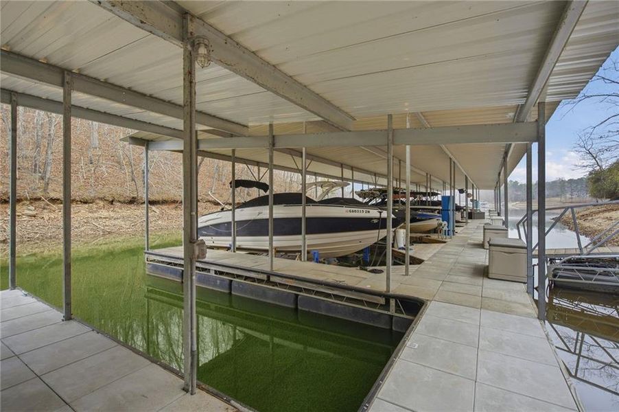 Exterior details and patio area of a home in , Dawsonville (Image 3).