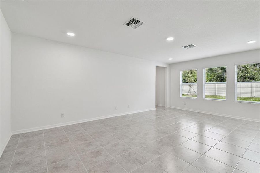 Spacious, unfurnished interior of a new home in Meadow Oaks, Hudson (Image 15).