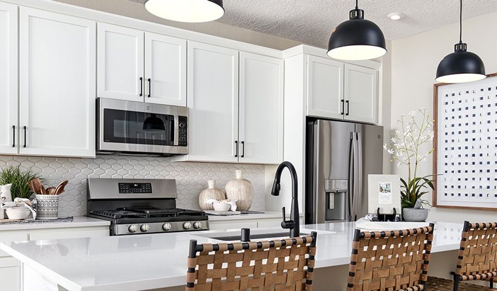 Sapphire-Q920-SeasonsAtBroadmoorHeights Kitchen Crop