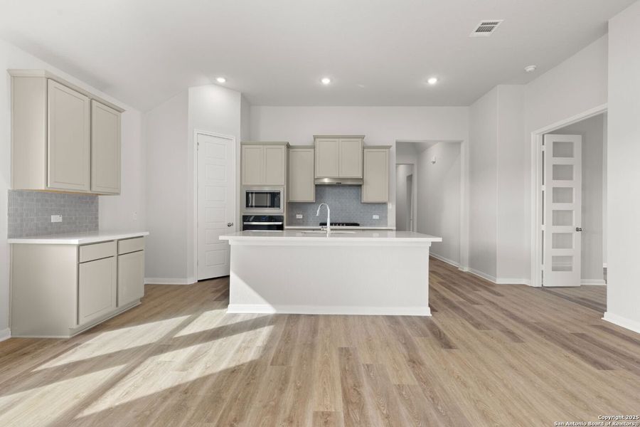 Furnished interior view inside a new home in Homestead, Schertz (Image 14).