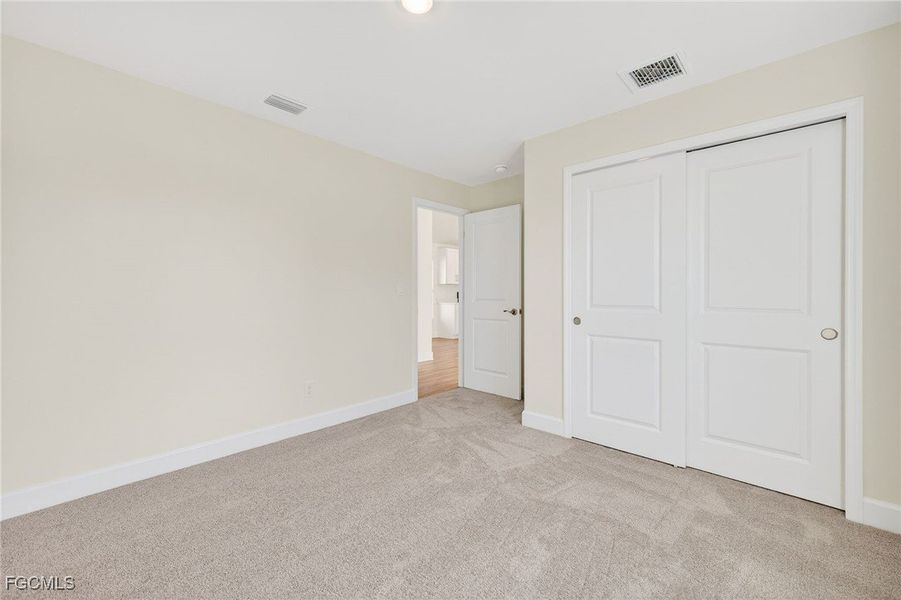 Spacious, unfurnished interior of a new home in Cape Coral, Cape Coral (Image 29).
