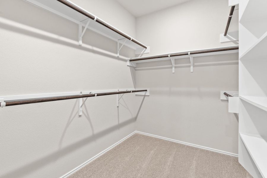 Spacious, unfurnished interior of a new home in Candela, Richmond (Image 23).