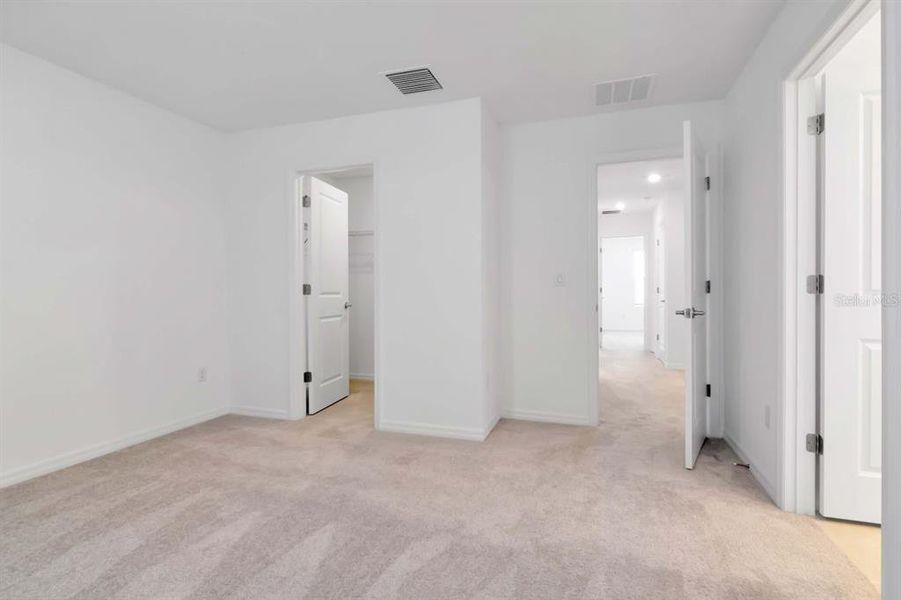 Spacious, unfurnished interior of a new home in , Wesley Chapel (Image 25).