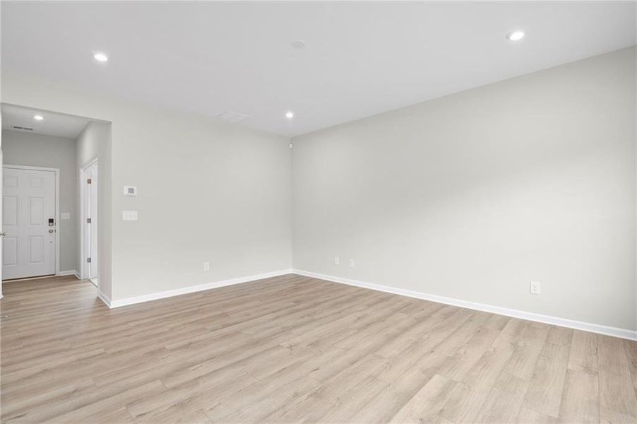 Spacious, unfurnished interior of a new home in Sage Woods, Dallas (Image 33).