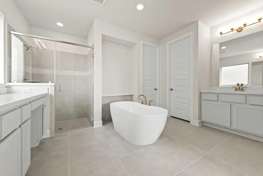 Representative image. Features, specifications, selections and colors may vary.