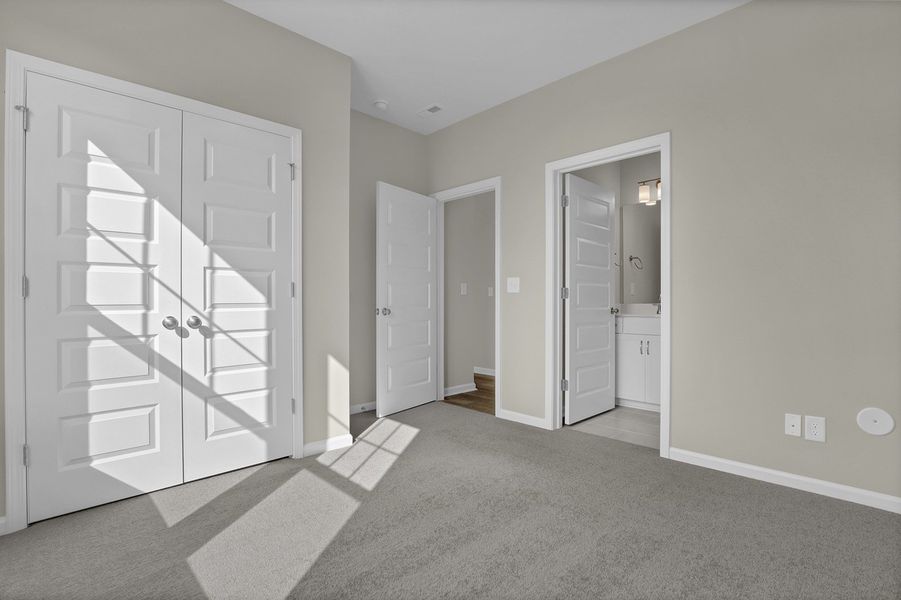 Spacious, unfurnished interior of a new home in East Wynd, Hampstead (Image 25).