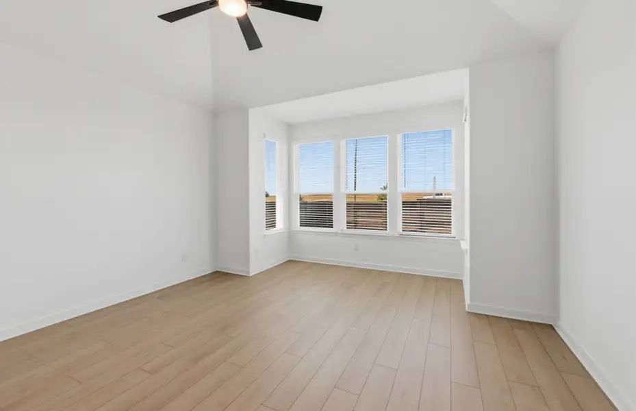 Spacious, unfurnished interior of a new home in Kuempel Farms, Pflugerville (Image 19).