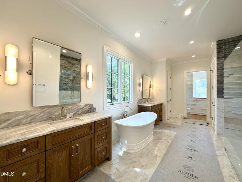 93E3D586-015F-4322-AD6D-3C401D3407FB_1_2