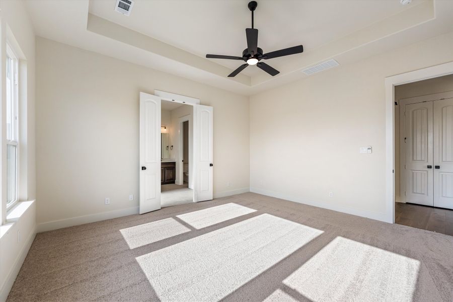 Spacious, unfurnished interior of a new home in Eagle Ridge Estates, Weatherford (Image 35).