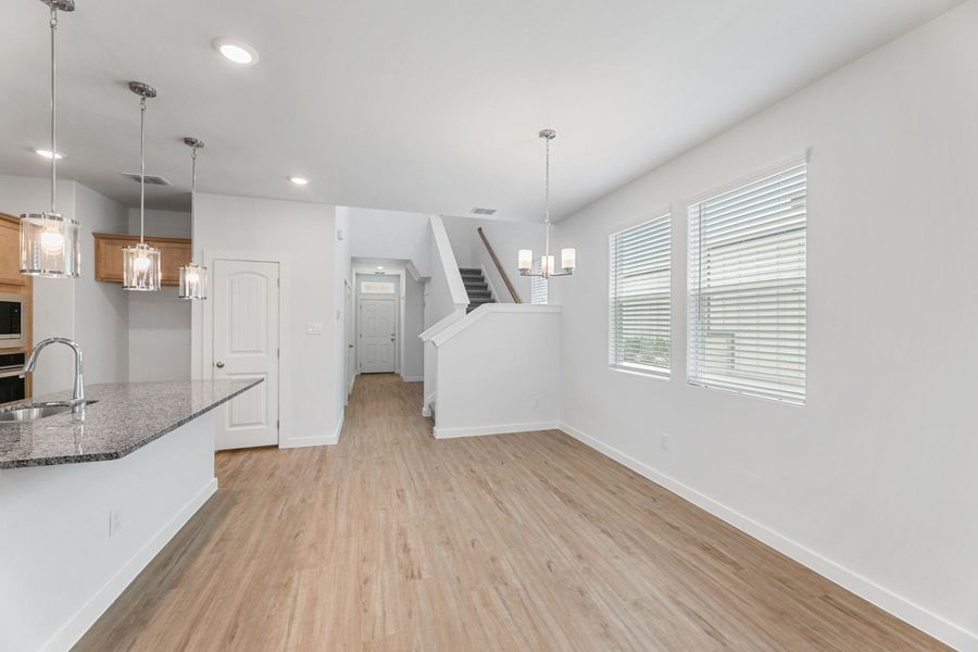 Spacious, unfurnished interior of a new home in Highland Ridge, New Braunfels (Image 25).