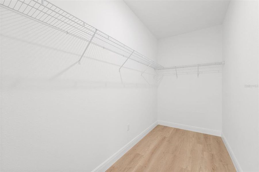 Spacious, unfurnished interior of a new home in , Ocala (Image 25).