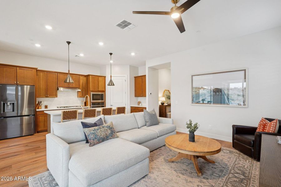 11-web-or-mls-W Roanoke Ave-S2901-011