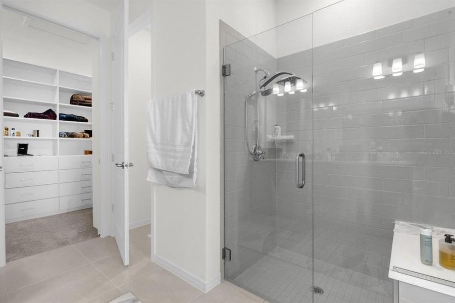 Furnished interior view inside a new home in Tohoqua Reserve, Kissimmee (Image 9).