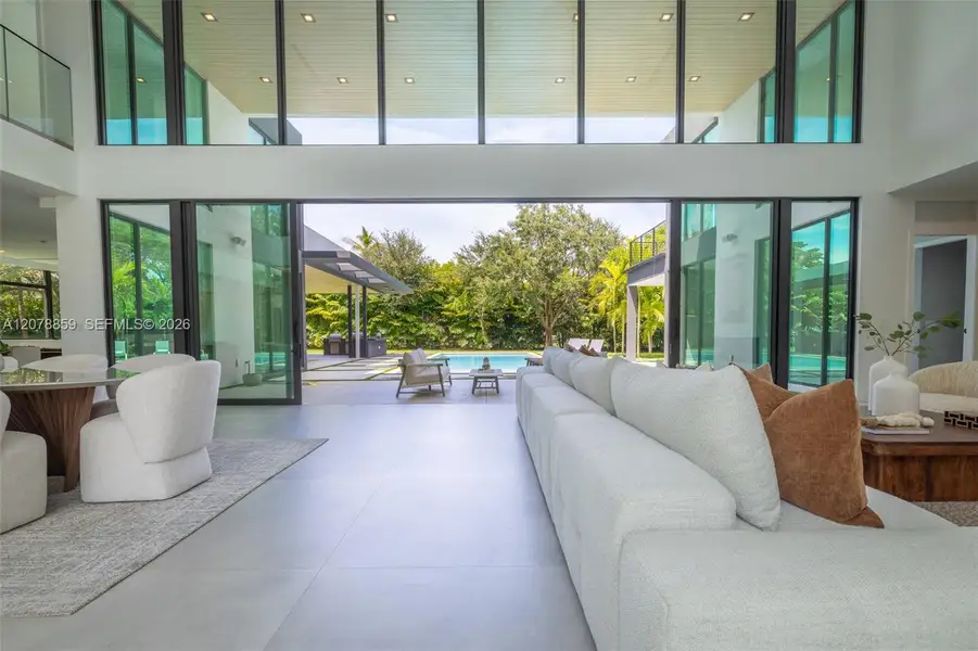 Exterior details and patio area of a home in , Pinecrest (Image 4).