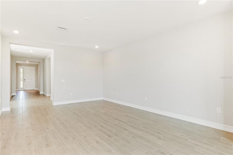 Spacious, unfurnished interior of a new home in Coral Lakes - Tradition & Express, Punta Gorda (Image 17).