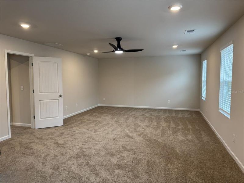 Spacious, unfurnished interior of a new home in Southern Hills, McDonough (Image 23).